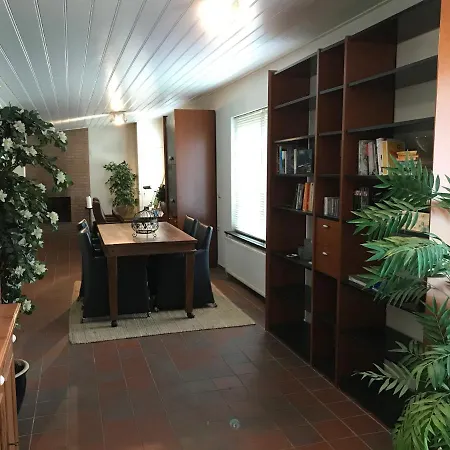 Het Buitenhuis * Leende