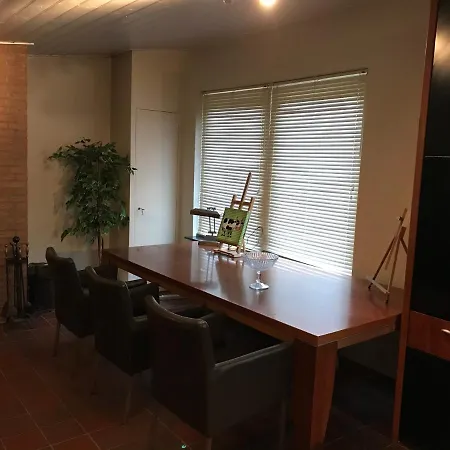 Het Buitenhuis Leende